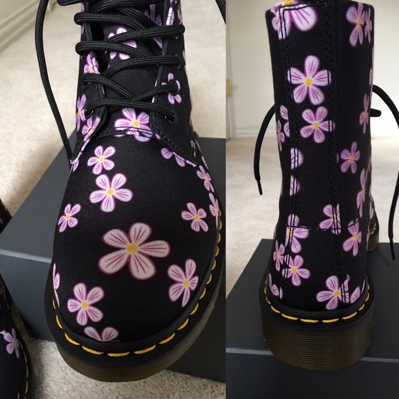 DR. MARTENS AIR WAIR BLACK MEADOW FLOWER BOOTS🌸 - Picture 7 of 8